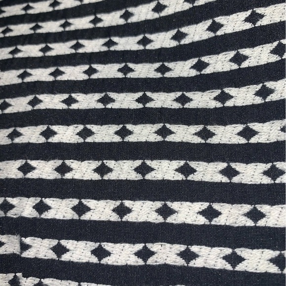 Merona Women's Skirt, Black & White Diamond Print, Zipper Back, Pockets; Size 18 - Picture 3 of 10